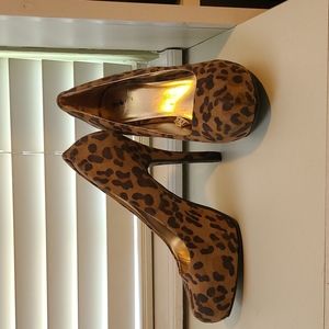 Leopard mossimo heels